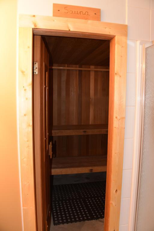 Kicking Horse Canyon Guest House Golden Quarto foto
